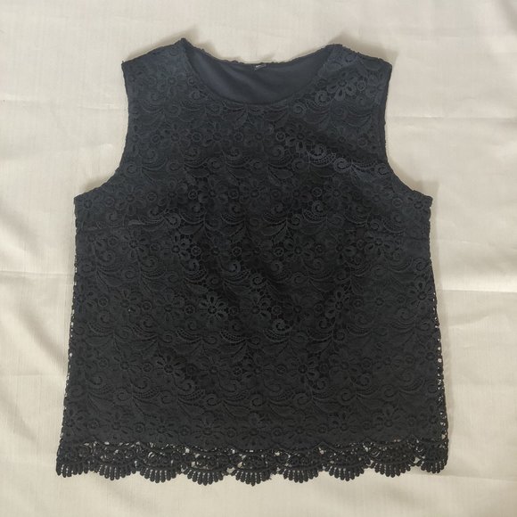 Uniqlo Women Floral Lace Sleeveless Blouse in Black - Picture 4 of 6